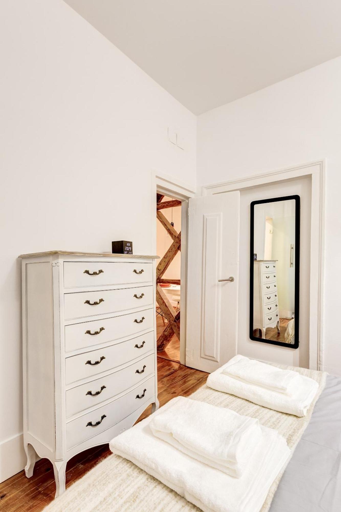 Historical Gem In Baixa Apartment